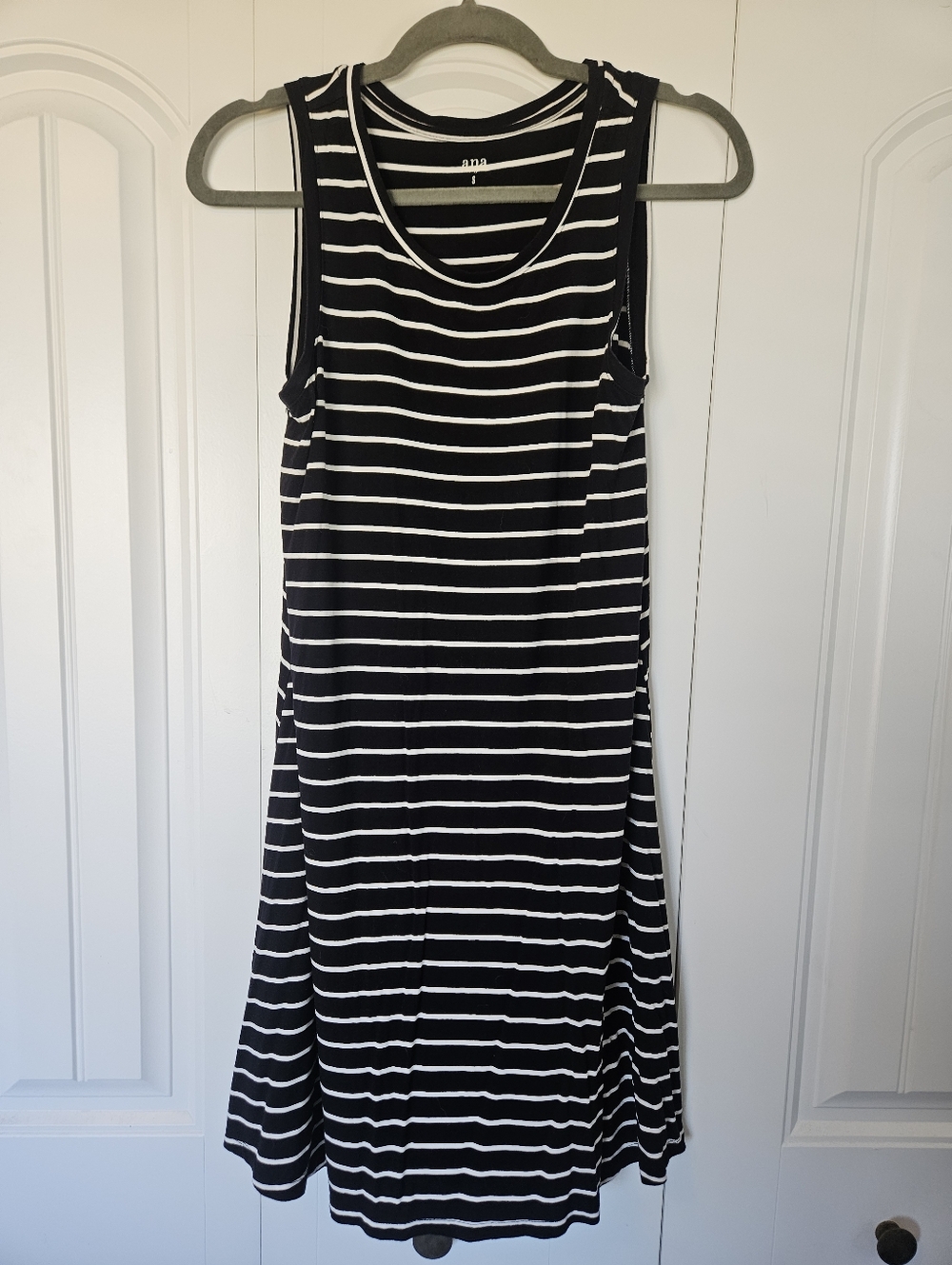 a.n.a Black & White Striped Sleeveless Midi Dress Size Small
